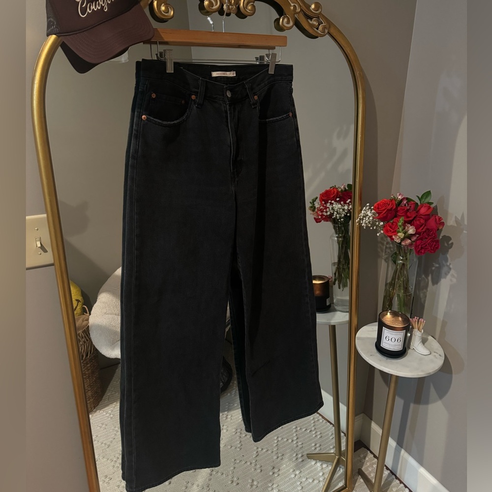 Levi’s Premium Ribcage Wide Leg Jeans